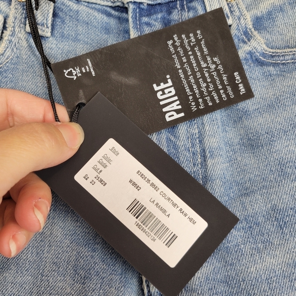 NWT PAIGE Courtney Raw Hem Vintage Denim In La Rambla Wash Size 23 - Picture 9 of 13